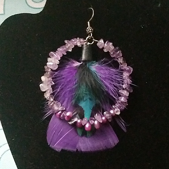 Amythis & fresh water pearl feather hoop earrings - Picture 4 of 4